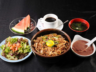 金山食堂承包公司有強大的后盾，在食品安全上確實(shí)可以放心。
